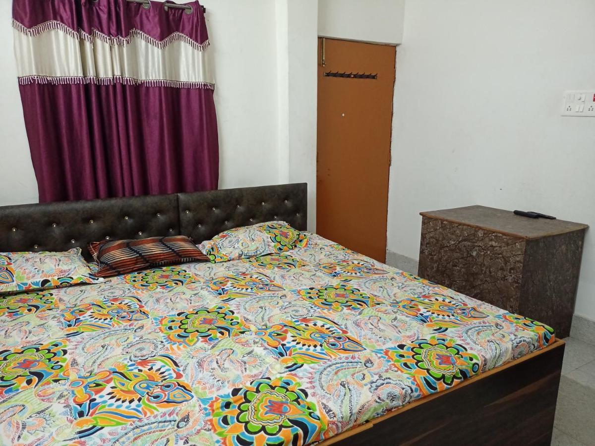 Chinta Haran Rest House Deoghar Bagian luar foto