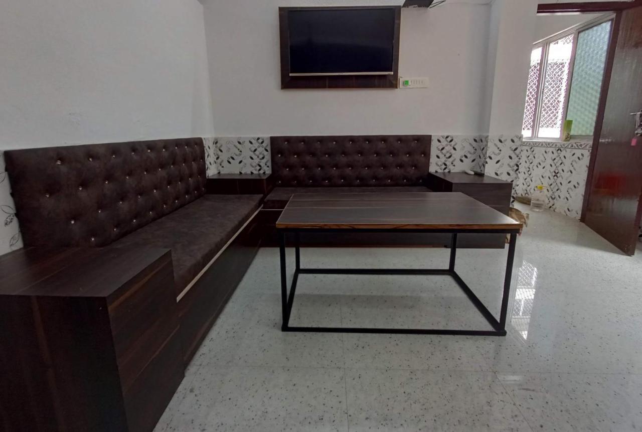 Chinta Haran Rest House Deoghar Bagian luar foto